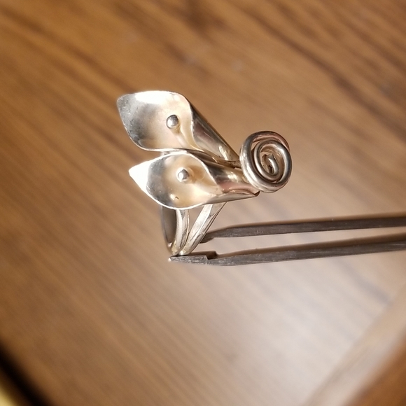 Stuart Nye Sterling Silver Calla Lily Ring - Picture 7 of 9